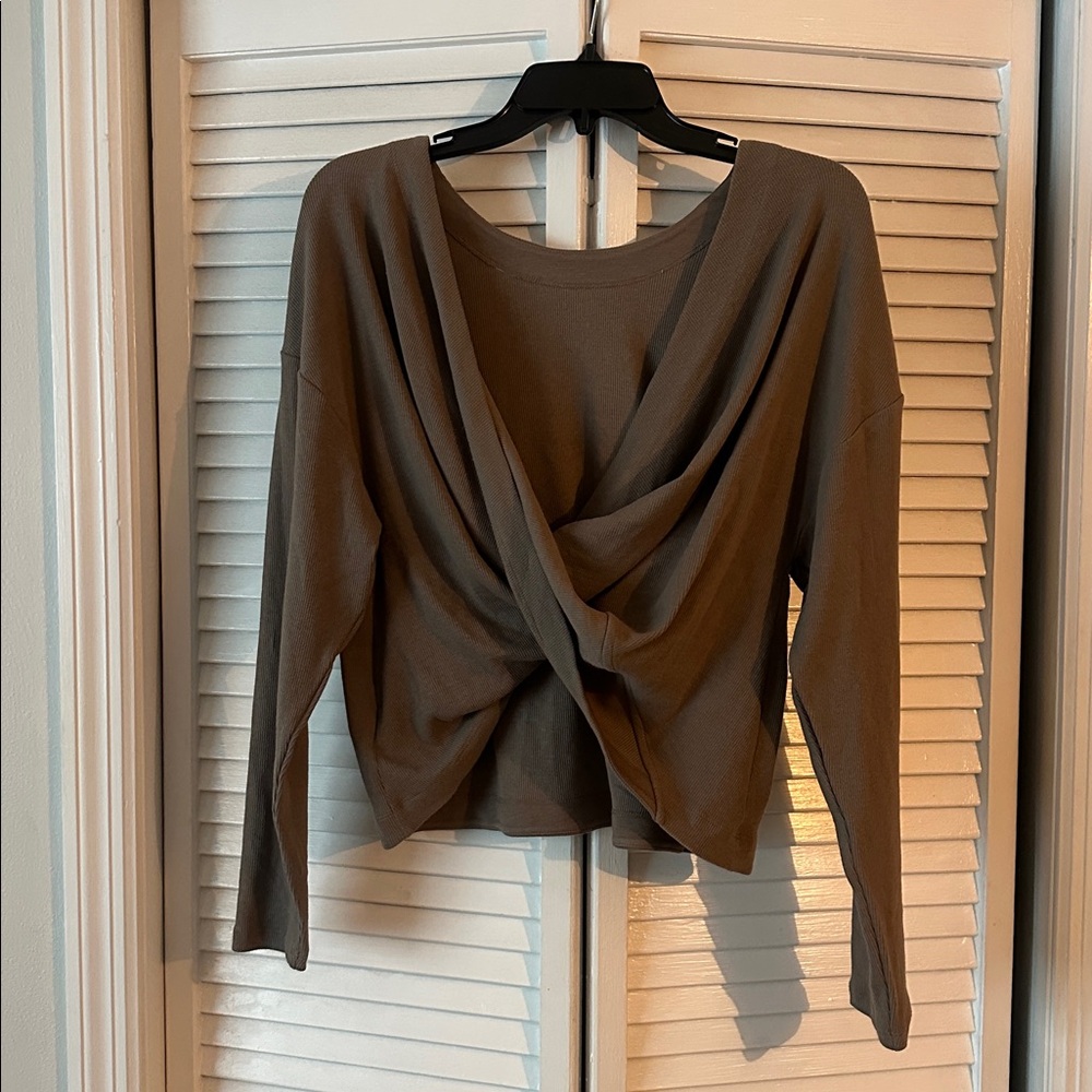 NWOT Athleta Presence Twist Back top in light coffee brown color size medium